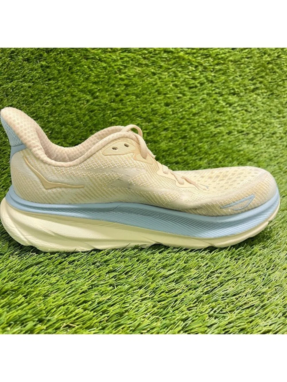 Hoka One One Clifton 9 Womens Size 8 Ivory Blue Athletic Running Shoes Sneakers